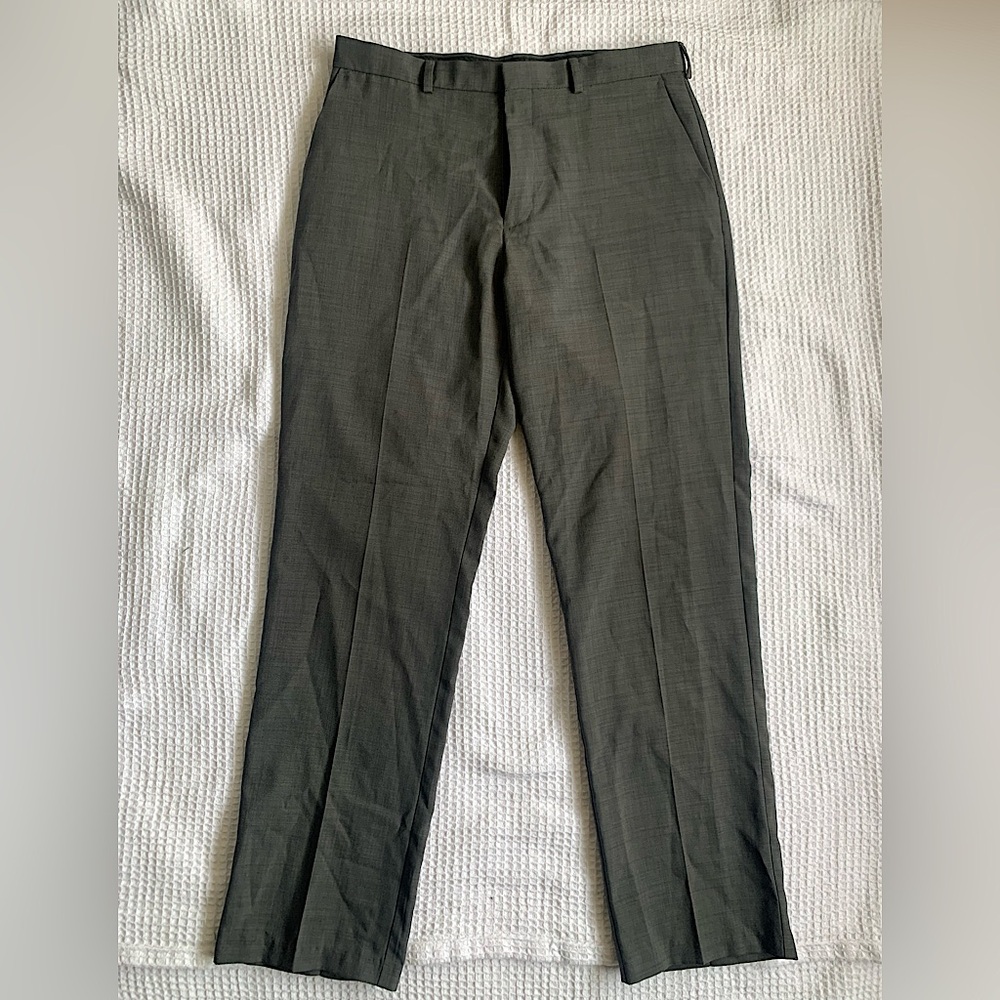 Dockers Men’s Grey Slacks Dress Pants Straight Cut Size 32/32